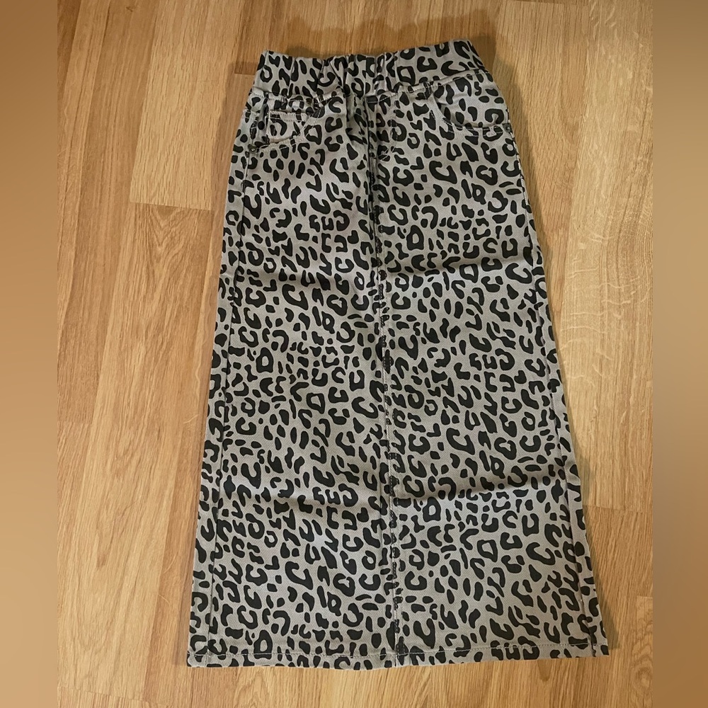 Girls gray leopard denim skirt